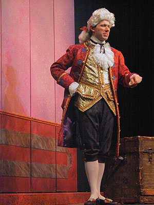 Leonardo gloats over his triumph in getting Filippo to cancel Guglielmo's trip to the country with Giacinta.