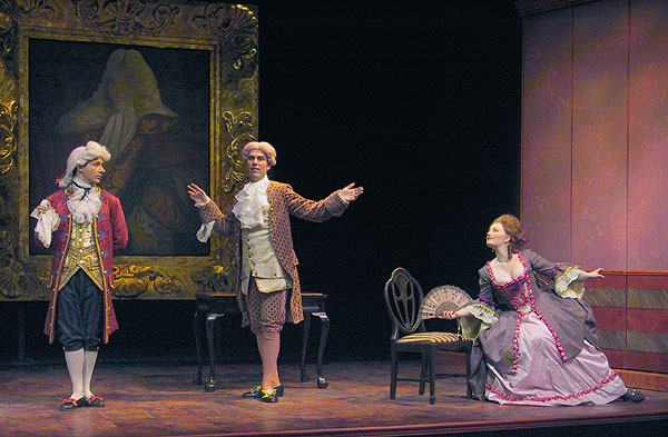 Ferdinando shamelessly scams a trip to the country from Leonardo and Vittoria.